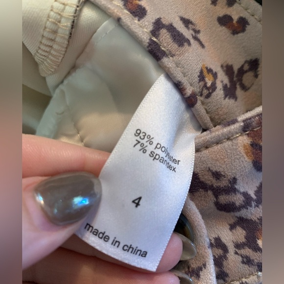 Maurices Women 10 Soft Leopard Print Button Front Short Skirt Faux Suede - Picture 6 of 6